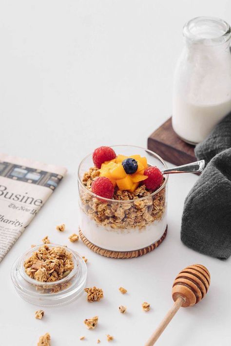 Food Photography Composition, Granola Clusters, Breakfast Photography, Food Photoshoot, Food Photography Tips, Photography Canon, Pastry And Bakery, Granola Recipes, Trik Fotografi