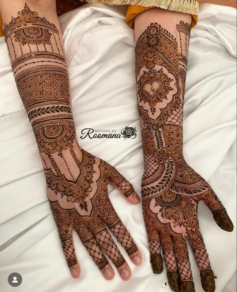 Bridal Henna Designs Unique, Wedding Mehndi Designs Bridal, Henna Butterfly, Nikkah Mehndi, Arabic Bridal Mehndi Designs, Wedding Henna Designs, Indian Henna Designs, Palm Mehndi, Palm Mehndi Design