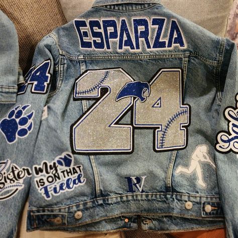 Basketball Jean Jacket Girlfriend, School Spirit Denim Jacket, Painted Football Jean Jacket, Cheer Mom Jean Jacket, Senior Denim Jacket, Jean Jacket Football Girlfriend, Cheer Jean Jacket, Senior Jean Jacket Painted, Jean Jacket Decorating Ideas