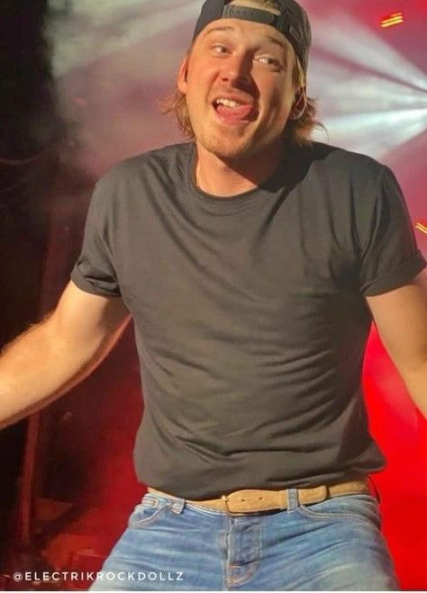 Funny Morgan Wallen Pictures, Morgan Wallen Funny, Funny Morgan Wallen, Pics Of Morgan Wallen, Morgan Wallen Song Quotes, Morgan Wallen And Hardy, Morgan Wallen Pictures, Morgan Wallen Lyrics, Wallen Wallpaper