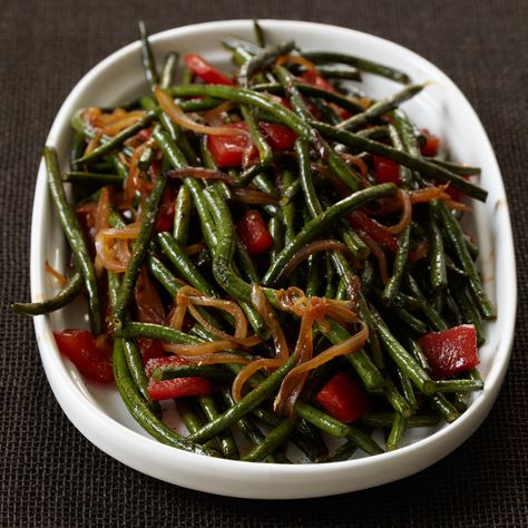 This recipe from Jean-Georges Vongerichten is a great example of how adding a few pantry staples can revitalize a simple vegetable dish. Yard Long Beans Recipe, Long Beans Recipe, Yard Long Beans, Chinese Long Beans, Yummy Vegetable Recipes, Long Beans, Pepper Recipe, String Beans, Chinese Vegetables