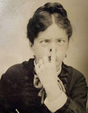 15+ Rare Photos Of Victorians Proving They Weren’t As Serious As You Thought | Bored Panda Vintage Foto's, Weird Vintage, Victorian Photos, Photos Vintage, 웃긴 사진, Old Photographs, Victorian Women, Charles Bukowski, Photo Vintage