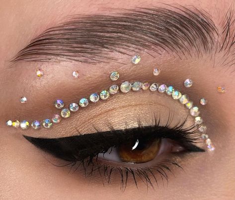 Makeup Looks With Rhinestones, Makeup Yeux, Technic Cosmetics, Stickers Makeup, Disco Makeup, Rhinestone Makeup, Work Makeup, Face Jewels, Face Beat