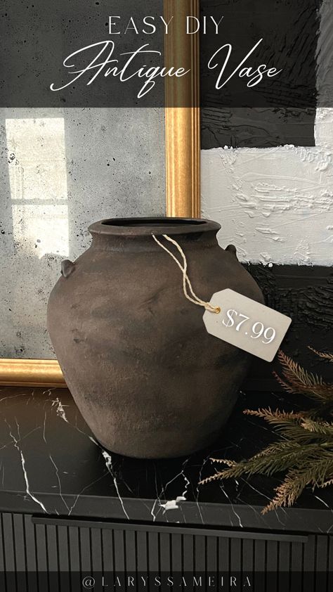 How To Make Pots Look Old, Aged Vases Diy, Diy Vintage Pot, Texture Vase Diy, Upcycle Vases Ideas, Old Vases Ideas Diy Projects, Concrete Vase Diy, Diy Vases Ideas, Diy Vase Ideas Recycling