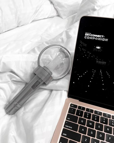 Acubi Aesthetic Wallpapers, Engene Lightstick, Enhypen Lightstick Aesthetic, Kpop Collection Aesthetic, Engene Bong, Engene Core, Enhypen Lightstick, Enhypen Core, Wallpaper Enhypen