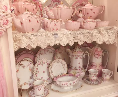 Princess Core, Pastel Pink Aesthetic, Princess Aesthetic, Dream Room Inspiration, Pink Room, Decoration Inspiration, Everything Pink, Cute Room Decor, Pink Princess