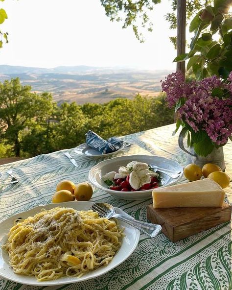 Italian Summer Vacation, Pasta In Italy Aesthetic, Fresh Pasta Aesthetic, Foods In Italy, Food From Italy, Italian Food In Italy, Italy Love Aesthetic, Italy Pasta Aesthetic, Freshness Aesthetic