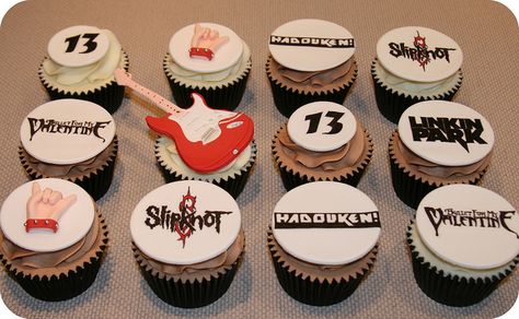 Heavy Metal Cupcakes by The Clever Little Cupcake Company (Amanda), via Flickr Acdc Birthday Cake, Beatles Cupcakes, Festa Rock Roll, Novelty Cupcakes, Vanilla And Chocolate Cupcakes, Music Party Decorations, Grunge Party, Rock Cake, 1st Birthday Cakes