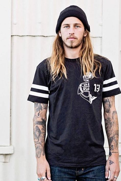 pocket tee graphic Skater Hairstyles, Hawk Hairstyle, Riley Hawk, Skater Guy, Skater Men, Long Hair Men, Oscar Hairstyles, Surfer Guys, Subtle Blonde Highlights