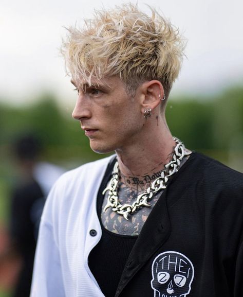 Mgk Hairstyle, Mgk Haircut, Alternative Hair Men, Vampire Bite Tattoo, Mgk Style, Wolf Cut For Men, Shaggy Wolf Cut, Bite Tattoo, Mens Haircuts Thick Hair