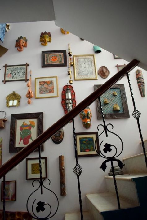 Festival Color Palette, Staircase Decor Ideas, Indian Wall Decor, Staircase Wall Decor, Stairway Decorating, Indian Room Decor, Diy Gallery Wall, Stair Wall, India Home Decor