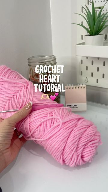 Crochet Heart Pattern Tutorial, How To Crochet Hearts For Beginners, Easy Crochet Heart For Beginners, Easy Things To Crochet For Beginners Step By Step, How To Crochet A Heart, Crochet Heart Pillow Tutorial, Crochet Heart Tutorial Video, Crochet Heart Plush Pattern, Yarn Tutorials