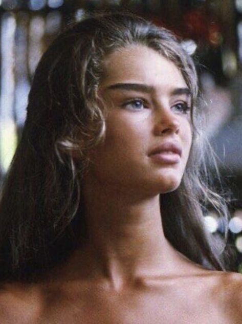 Brooke Shields Hair, Brooke Shields Eyebrows, Celebrities To Draw, Cartoon Childhood, Brooke Shields Young, Leif Garrett, Angelic Beauty, Libra Women, The Blue Lagoon