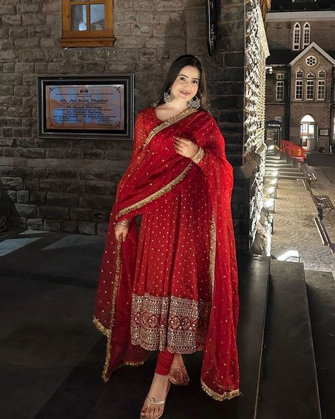 ✨️Obsessed with elegance?✨️ Discover the Anwitha Red Georgette Embroidered Anarkali Suit Set. Perfect for any grand occasion, this stunning outfit exudes charm and sophistication. Shop now at www.trinaari.in and enjoy 5% off with code FIRST05. Don't miss out! Product Name : Anwitha Red Georgette Embroidered Anarkali Suit Set To shop now visit our website www.trinaari.in #SundarNaariWithTrinaari #reelsinstagram #reels #instagram #anarkali #anarkalisuits #wedding #weddingdress #indian #indi... Ready To Wear Gown, Red Anarkali Suits, Indian Long Dress, भारतीय दुल्हन संबंधी, Long Anarkali Gown, Red Anarkali, डिजाइनर कपड़े, Lehenga Choli Designs, Reception Outfit