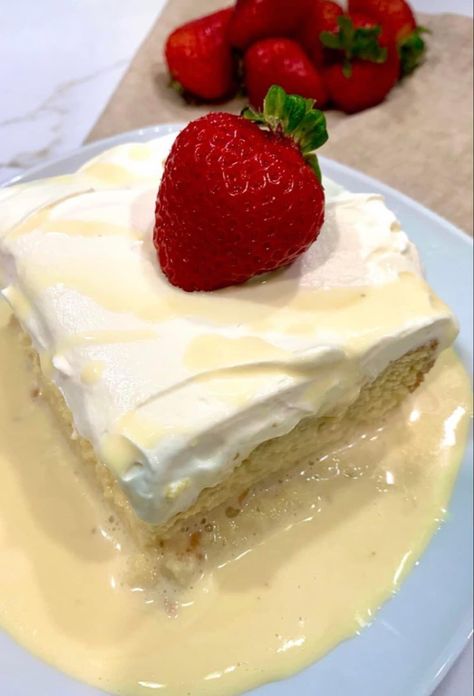 Best Tres Leches Cake Recipe Authentic, Authentic Tres Leches Cake, Astetic Cakes, Gluten Free Tres Leches, Tres Leches Cake Recipe Authentic, Pistachio Dessert, Tres Leches Cake Recipe, Quince Themes, Back Kitchen