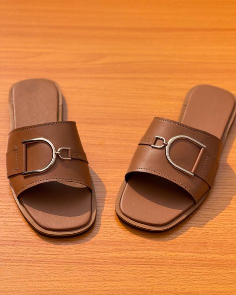 Female slides Available in any color 🛒8500 Luxury Brown Modern Slides, Luxury Brown Slides, Luxury Brown Flat Slides, Luxury Leather-lined Casual Slides, Brown Slip-on Slides With Buckle Closure, Fashion Slippers, Leather Slippers, Shoes Women, Casual Shoes Women