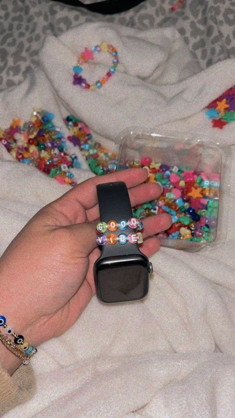 Apple Watch Beads, Diy Watch Band, Apple Watch Hacks, Stacked Beaded Bracelets, Making Friendship Bracelets, Watch Diy, Beaded Watches, Apple Watch Accessories, Diy Bracelet Designs