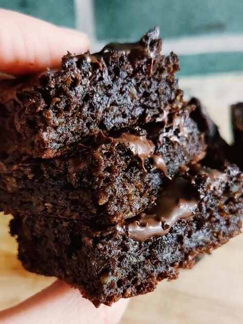 Avocado Brownies - Justine Doiron Justine Snacks, Best Dark Chocolate, Dairy Free Brownies, Avocado Brownies, Dark Chocolate Brownies, Fudge Brownies, Avocado Recipes, Healthy Sweets, Chocolate Brownies