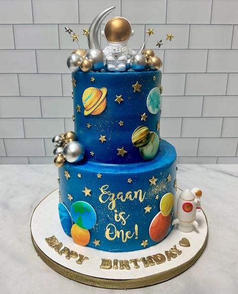 This cake is out of this world! 🚀🧑‍🚀  #spacecake #kupcakekitchen #wantcake #cakeinspiration #spacecakes #caketopperideas #customcaketopper #customcaketoppers #birthdaycakeideas #birthdayideas #birthdaypartyideas #birthdayinspiration #birthdayideasforkids #cakedesigner #designercakes #customcakes #cakecakecake #cakelove #cakeartist #3dcake #3dcakes #amazingcake #amazingcakes #santaclarita #santaclaritavalley #scv #scvcakes #scvfoodies #scvsmallbusiness #santaclaritafoodies Spaceship Cake Ideas, Outerspace Cakes, Astronomy Cake, Space Cake Ideas, Astronaut Birthday Cake, Space Birthday Cake, Space Theme Cake, Outer Space Cake, Astronaut Cake