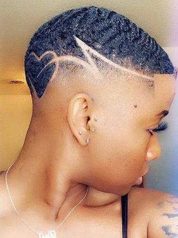 Yesss! Very NICE INDEED!❤️❤️❤️ Bald Fade Women Black Design, Simple Shaved Hair Designs For Women, Fade Hairstyles For Black Women, Women Fades With Designs, Fades On Black Women, Women With Waves Fade, Low Cut Hair Black Women Designs, Faded Haircut For Women, Fades For Women Hairstyles