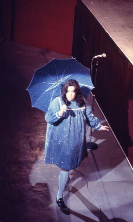 Classic Rock Fashion, Cass Elliot, 1960s Music, Lady Fashion, Grunge Girl, Lady And Gentlemen, Style Board, Style Icons, Pretty People