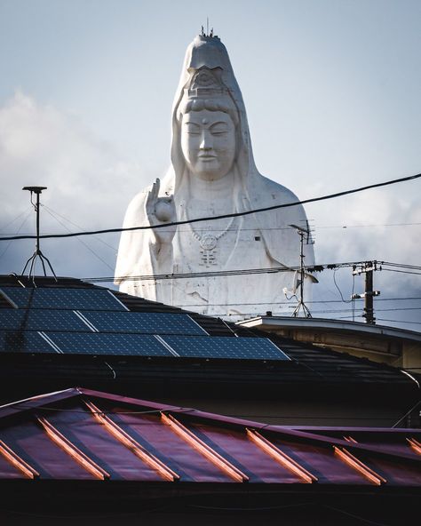 Japan Vibe 🎌 on Twitter: "The enormous statue of Sendai Daikannon in Miyagi prefecture.  This looks really divine.  By @zookomi0124… " Sendai Daikannon, Miyagi Prefecture, Weeping Angel, Miyagi, Sendai, Cinematography, Final Fantasy, Statue Of Liberty, Location History