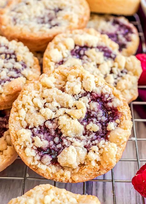 Fruit Crumble Cookies, Copycat Archway Raspberry Filled Cookies, Raspberry Crumb Cookies, Cookies With Raspberries, Copycat Costco Raspberry Crumble Cookies, Costco Raspberry Crumble Cookies Recipe, Raspberry Cookie Bars Recipes, Raspberry Cookies Recipes, Costco Raspberry Crumble Cookies