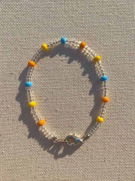 Bracelets Pretty, Cincin Diy, Small Bead Bracelet, Motifs Perler, Beaded Jewelry Necklaces, Bead Charms Diy, Beaded Necklace Diy, Diy Bracelet Designs, Diy Bracelets Patterns