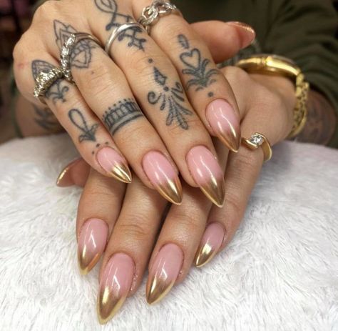 Different French Manicure Ideas, Sammi Jefcoate Nails, Nails And Tattoos, Spring French Manicure, Tattoo Nails, Unghie Sfumate, Kutek Disney, Tato Henna, Hand And Finger Tattoos