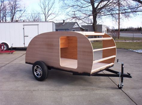 teardrop build Teardrop Trailer Camping, Kombi Trailer, Vw California T6, Diy Teardrop Trailer, Teardrop Trailer Plans, Building A Teardrop Trailer, Homemade Trailer, Teardrop Camper Plans, Camp Trailers