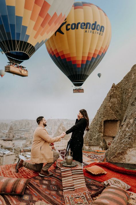 Cappadocia Proposal Ideas Cave Hotel, Sunset Point, Cappadocia Turkey, Istanbul Travel, Couple Travel, Nature Architecture, Turkey Travel, Hot Air Balloons, Photo Couple