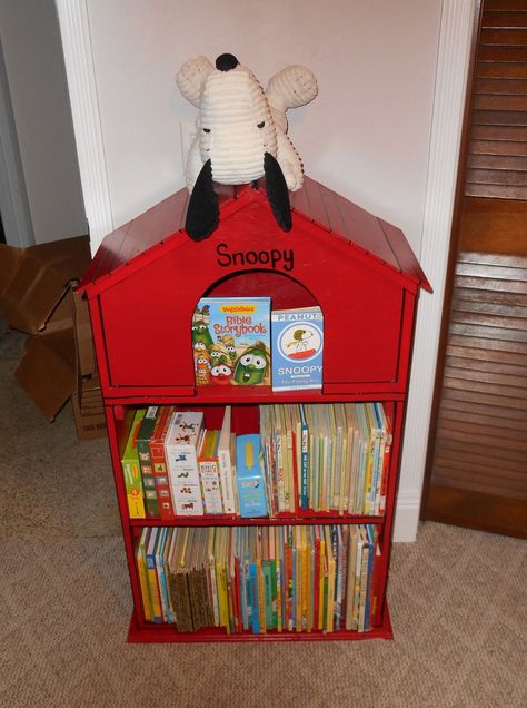 Snoopy Baby Room, Snoopy Nursery, First Woodworking Project, Snoopy Classroom, Peanuts Nursery, Peanuts Party, Baby Snoopy, Woodworking Projects Furniture, Woodworking Projects For Kids