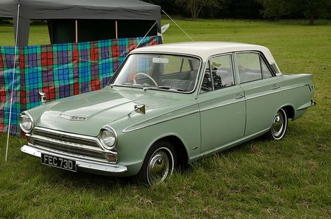 Ford Cortina, Wedding Cars, Blink Book, British Accent, Wikimedia Commons, Vintage Cars, Lincoln, Dream Cars, Classic Cars