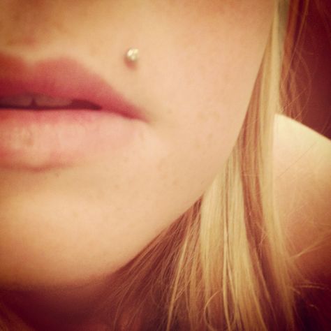 my monroe piercing ^^ love it :)) Monroe Piercing Jewelry, Monroe Piercing, Surface Piercing, Monroe Piercings, Cool Ear Piercings, Face Piercings, Beauty Mark, Body Piercings, Lip Piercing