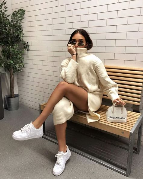 Street Style: Nike Air Force 1 Sneakers Looks Pinterest, Mode Inspo, Looks Style, Mode Inspiration, Style Chic, Fall Winter Outfits, Outfits Casuales, White Sneakers, Urban Fashion