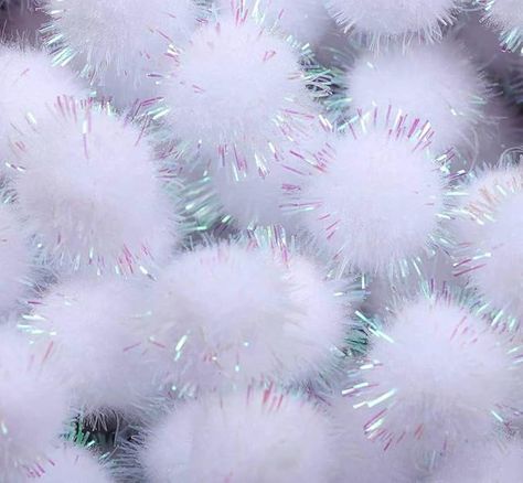 Amazon.com: YYCRAFT 200pcs Glitter Tinsel Pom Poms Sparkle Balls for DIY Craft/Party Decoration/Cat Toys(20mm,White) White Decorations Party, Diy Craft Party, Jewelry Animals, Sparkle Decorations, Sparkle Ball, How To Make Snow, Diy House Projects, Decoration Christmas, White Decor