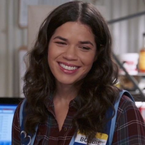 America Ferrera Aesthetic, America Ferrera 2000s, Amy Superstore, America Ferrara, Charity Burbage, America Ferrera, Super Store, Hot Actors, Celebrity Look