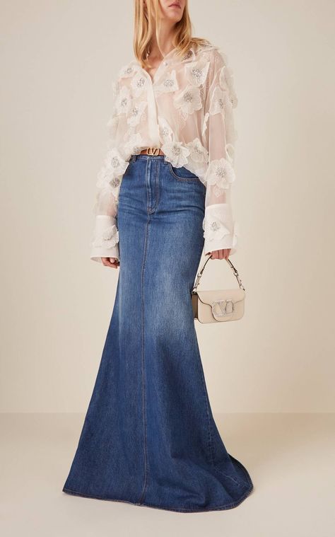 Stylish Denim Skirt, Denim Skirt Trend, Maxi Sequin Skirt, Flared Denim, Denim Skirt Outfits, Maxi Skirt Outfits, Skirt Trends, Denim Maxi, Bubble Skirt