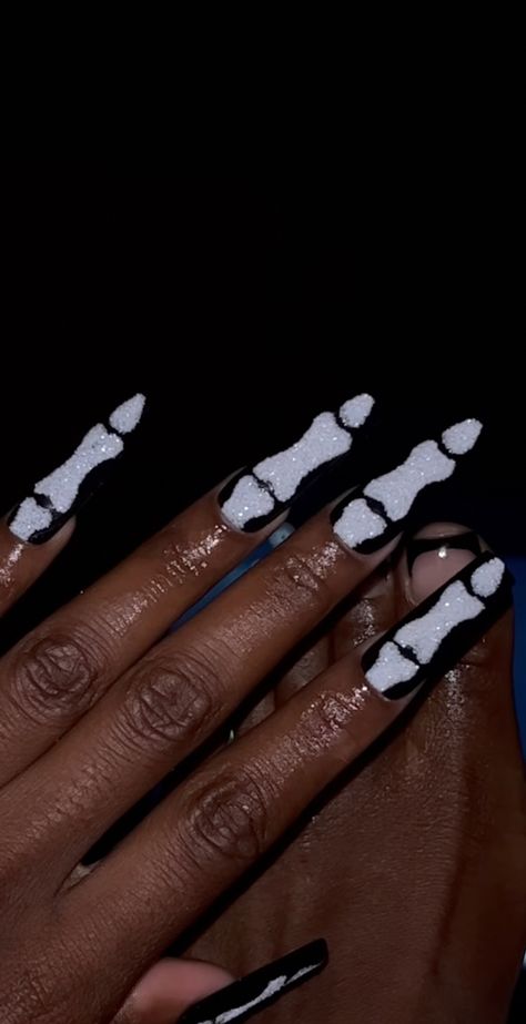 Halloween Black Acrylic Nails, Halloween Nails 2023 Coffin, Skeleton Nails Short, Skeleton Nails Acrylic, Simple Spooky Nail Designs, Black And Nude Nails Simple, Black Nails White Tips, Black French Tip Nails Halloween, Classy Nails Ombre