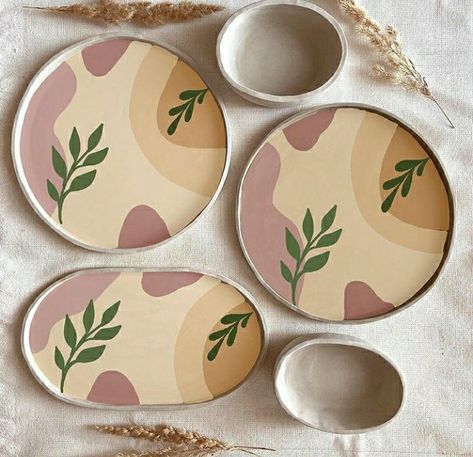 Painting Pottery Plates, Indoor Aesthetic, Ceramic Plates Designs, Diy Keramik, Ceramic Cafe, Get Rid Of Pimples, Rid Of Pimples, Diy Pottery Painting, Tattoos Inspiration