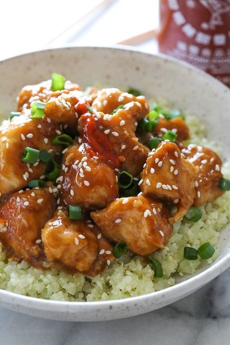 This lighter General Tso's Chicken is made with chunks of white meat chicken breast, lightly wok sautéed with an easy, healthier stir-fry sauce, and less than half the calories than if you ordered take-out! Skinnytaste Recipes Dinners, Chicken Skinnytaste, Healthy Stir Fry Sauce, General Tso's Chicken, Tso Chicken, Healthy Stir Fry, General Tso Chicken, General Tso, Skinnytaste Recipes