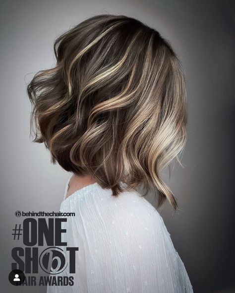 Layered Bob For Thick Hair, Choppy Layered Bob, Bob For Thick Hair, One Length Haircuts, Long Bob Blonde, Layers Bangs, Subtle Blonde Highlights, Asymmetrical Haircut, Textured Haircut