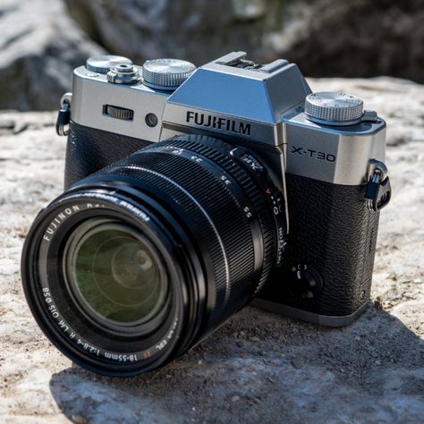 The Fujifilm X-T30 II is a great choice for anyone who wants a small and stylish camera that can deliver high-quality images and videos in various situations. It is simple to use, affordable (compared to other APS-C cameras), and has very quick and accurate autofocus. Xt30 Ii, Film Camera Photography, Office Design Inspiration, Digital Camera Photography, Fujifilm Camera, Old Cameras, Bird Book, Film Cameras, Photography Camera