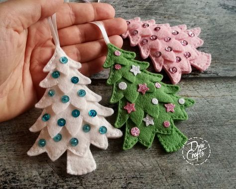 Smaller Wool Felt Tree Shaped Christmas Ornament With Sequins - Etsy Canada Felt Sequin Ornaments, Felt Baubles, Glitter Baubles, Felt Ornaments Diy, Felted Crafts, Sequin Ornaments, Sequin Crafts, Felt Tree, Felt Beads