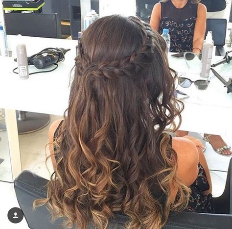 Prom Hair Inspo, Grad Hair, Cute Prom Hairstyles, Simple Prom Hair, Quinceanera Hairstyles, Formal Hair, Quince Hairstyles, Hairstyles For Layered Hair, Long Hair Wedding Styles