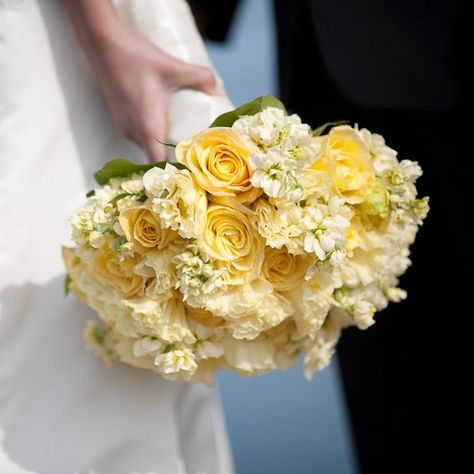 Pantone Spring of '15 Color Inspiration: Custard Yellow Bridal Bouquets, Elegant Bridal Bouquets, Yellow Wedding Bouquet, Yellow Wedding Theme, Yellow Bouquets, Yellow Wedding Flowers, Summer Wedding Decorations, Beautiful Wedding Flowers, Yellow Bridesmaids