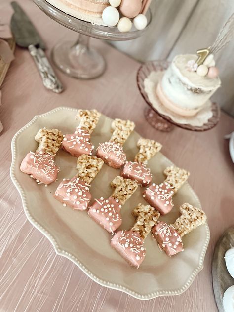 Wonderful First Birthday, First Birthday Dessert Ideas, One Derful Birthday Theme, Isnt She Onederful Cake, Outside 1st Birthday Party Ideas, 1st Birthday Sweet Table, 1st Birthday Dessert Ideas, Isn’t She Onederful Birthday Table, Dessert Table First Birthday