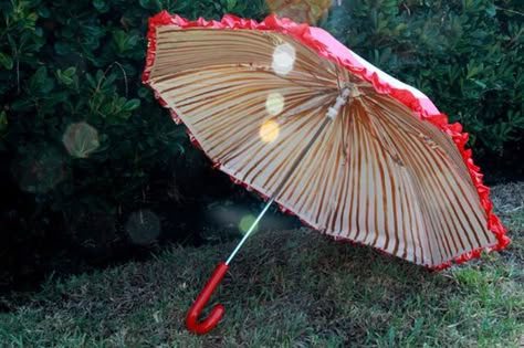 Mushroom Umbrella Diy Mushroom Accessories, Mushroom Umbrella Diy, Diy Ren Faire Accessories, Mushroom Parasol, Mushroom Headband, Umbrella Tutorial, Eyeball Wreath, Mushroom Umbrella, Mushroom Outfit