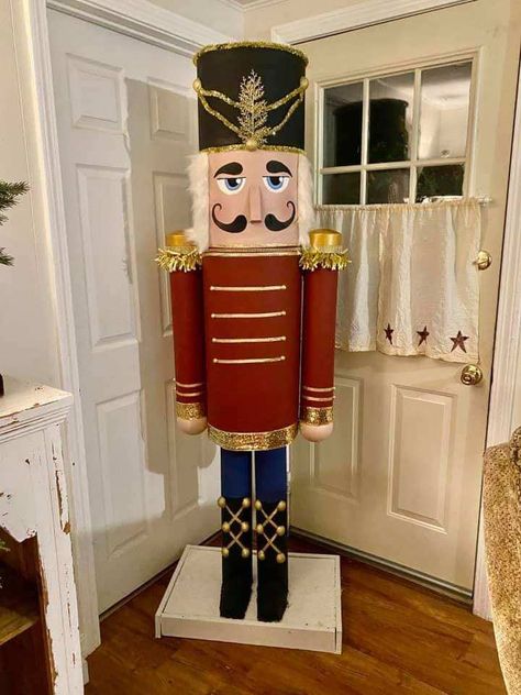 Nutcracker Face Template, Nutcracker Face, Large Nutcracker, Diy Nutcracker, Advent Calendar Diy, Christmas Adverts, Affordable Christmas Decorations, Grinch Decorations, Nutcracker Christmas Decorations