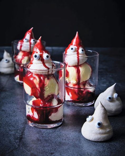 Kids Halloween Recipes, Simple Vanilla Ice Cream, Ice Cream Sundae Recipe, Fun Halloween Drinks, Sundae Recipes, Ice Cream Sunday, Halloween Ice Cream, Halloween Tea Party, Seasonal Baking